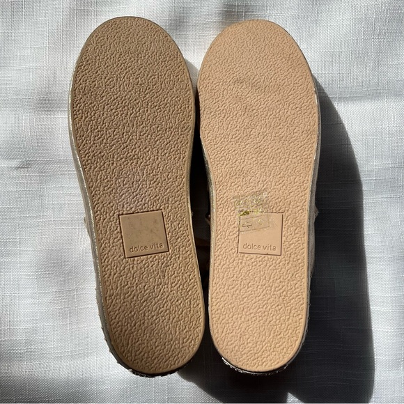 🆘 3/$30 🆘 Sz 7.5 — NEW Dolce Vita gold sneakers — brand new no tags - Picture 6 of 11